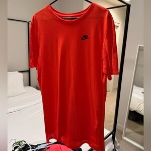 Men’s Nike tee shirt